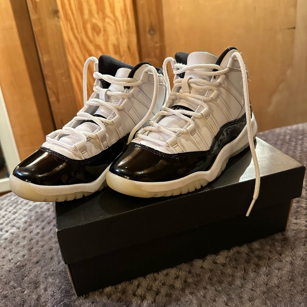 Jordan 11 retro “concord”  Kids Black and White basketball shoes